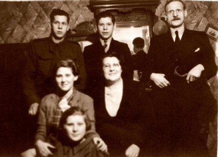 Gerald Wilson's Family in 1939/40