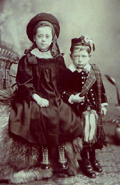 Marian and Clifford Walker in 1902