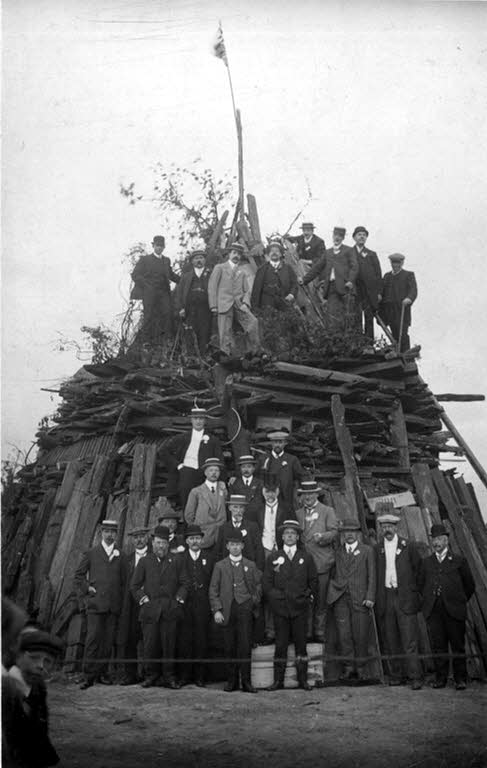 Bonfire at gedham Field in 1911