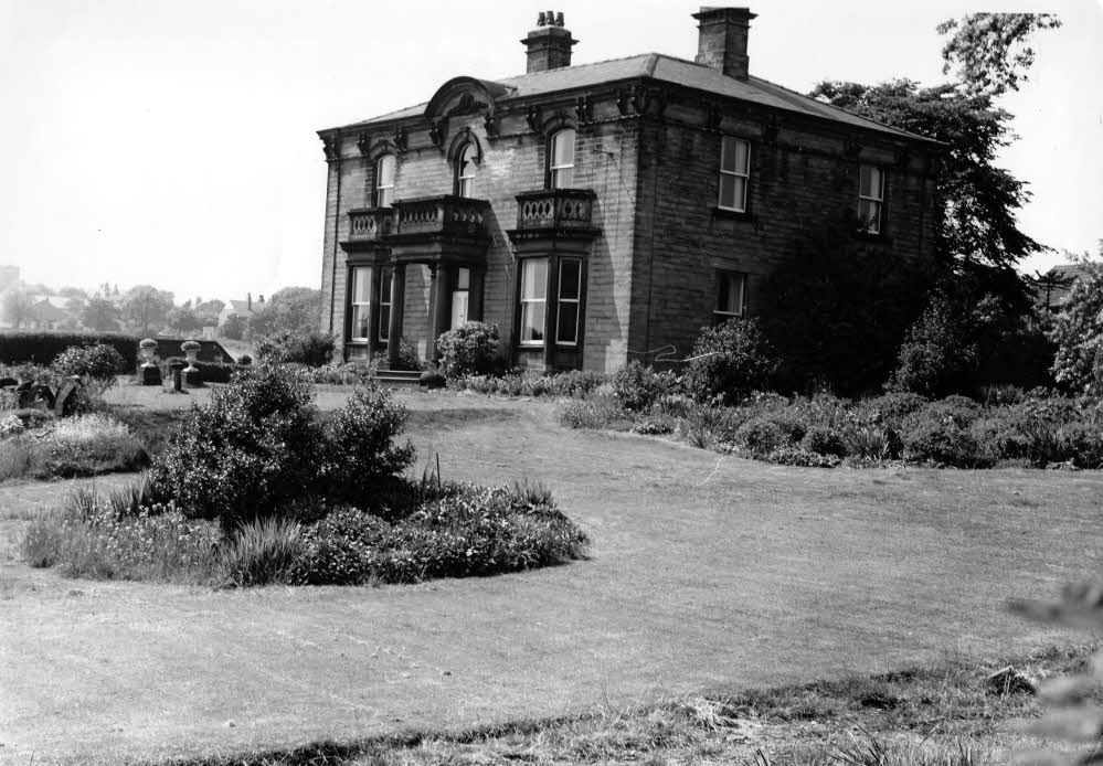 Manor House, Manor Road